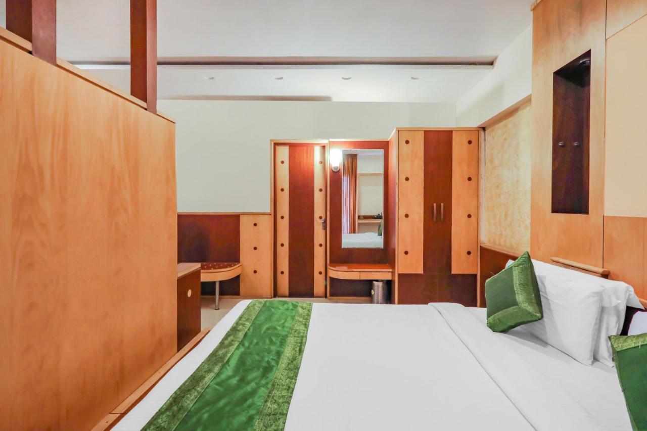 Treebo Trend Paradise, Indore Hotel Kültér fotó