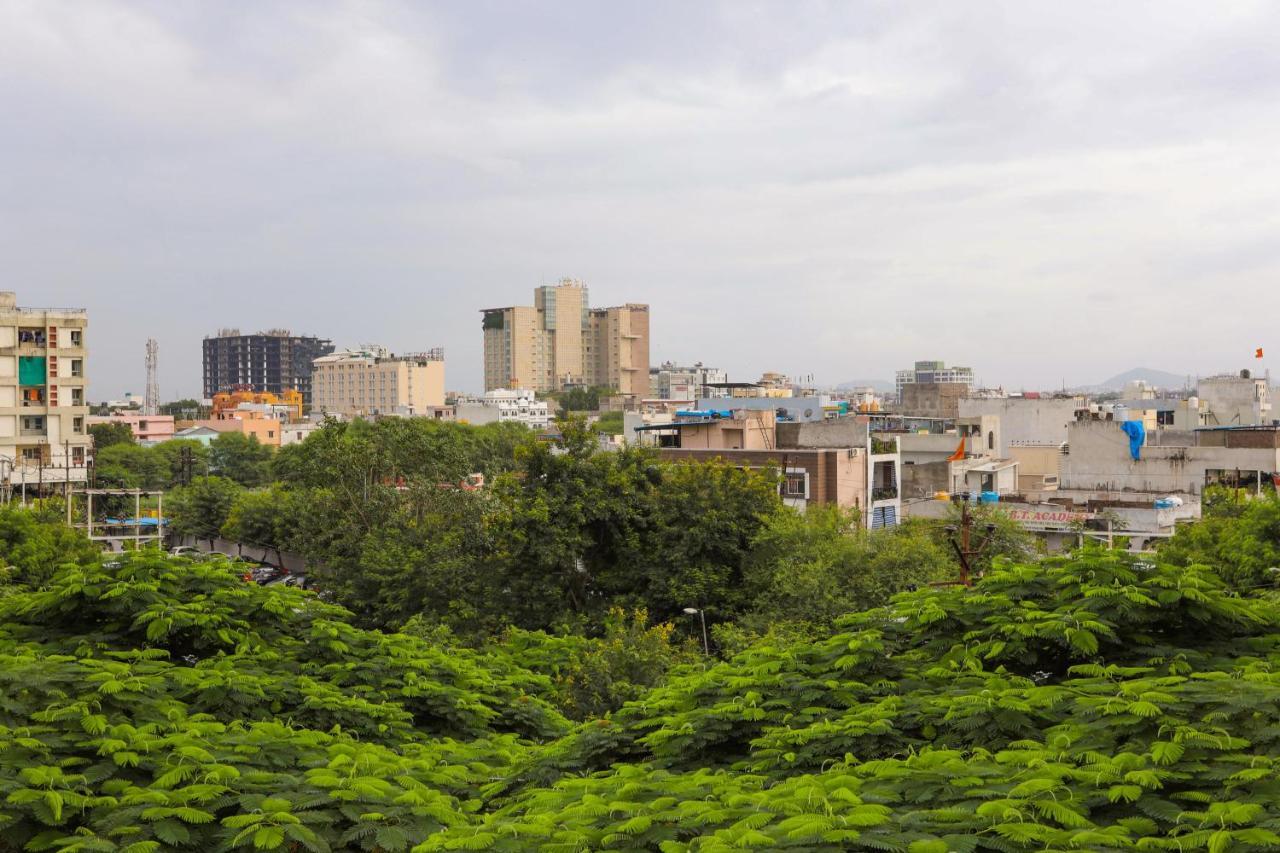 Treebo Trend Paradise, Indore Hotel Kültér fotó