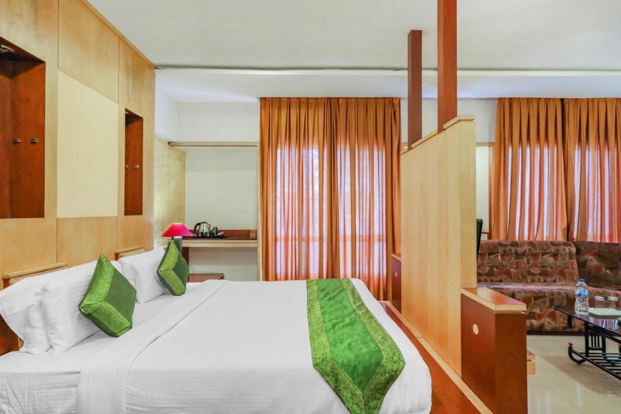 Treebo Trend Paradise, Indore Hotel Kültér fotó